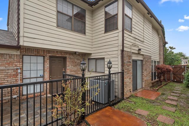 1922 Pinecrest Drive, Carrollton, TX 75010