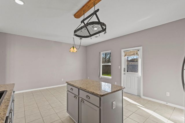 7318 Parkview Drive, Hitchcock, TX 77563