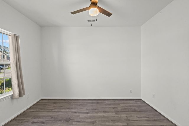 7318 Parkview Drive, Hitchcock, TX 77563