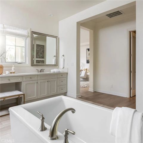 114 Great Oak, Irvine, CA 92602