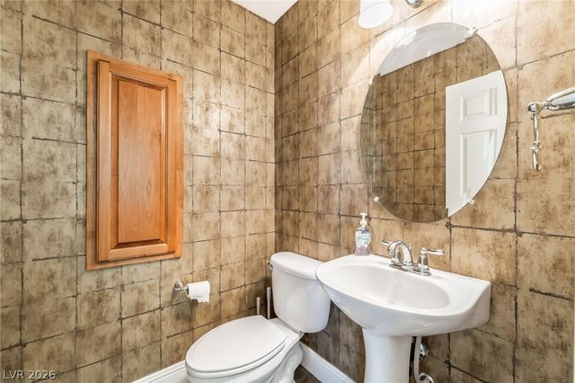 6877 Philharmonic Avenue, Las Vegas, NV 89139