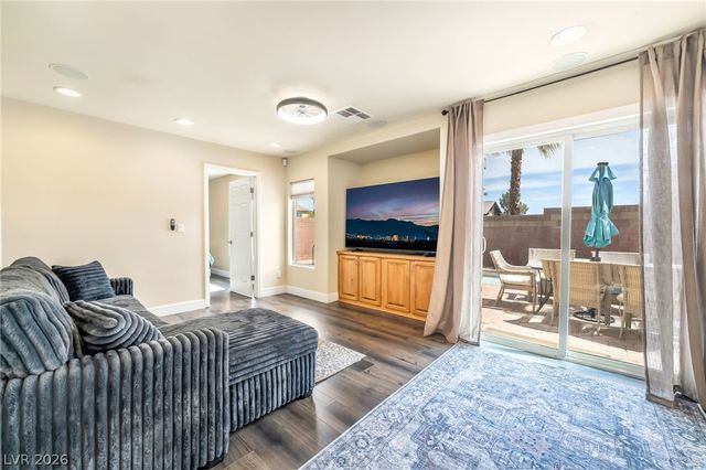 6877 Philharmonic Avenue, Las Vegas, NV 89139