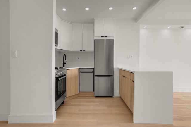 321 E 48th St Apt 7L, New York City, NY 10017