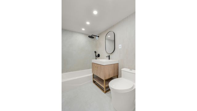 321 E 48th St Apt 7L, New York City, NY 10017