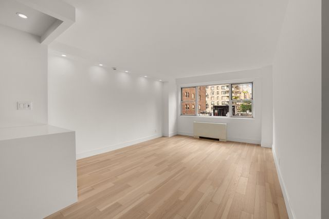 321 E 48th St Apt 7L, New York City, NY 10017