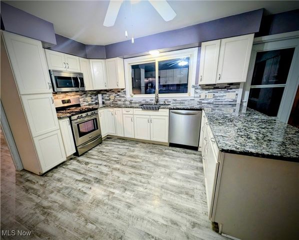 600 E South Street, Harrisville, WV 26362