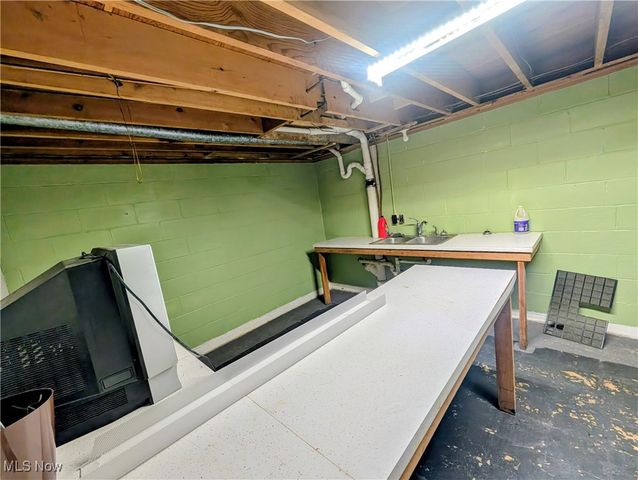 600 E South Street, Harrisville, WV 26362