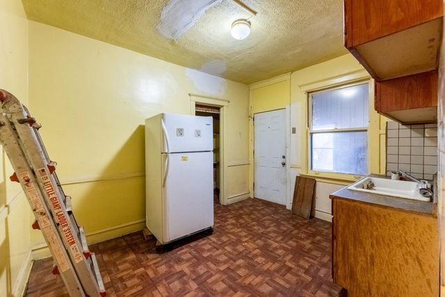 11849 S Wentworth Avenue, Chicago, IL 60628
