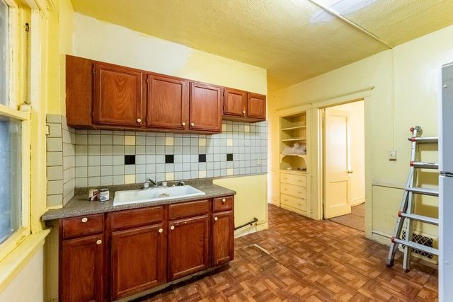 11849 S Wentworth Avenue, Chicago, IL 60628