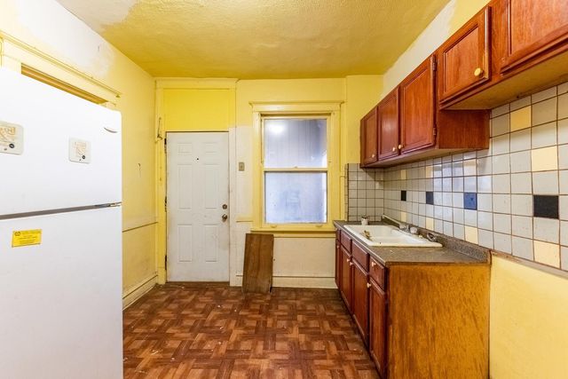 11849 S Wentworth Avenue, Chicago, IL 60628