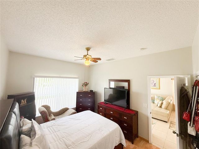 1827 MEADOW POND WAY, Orlando, FL 32824