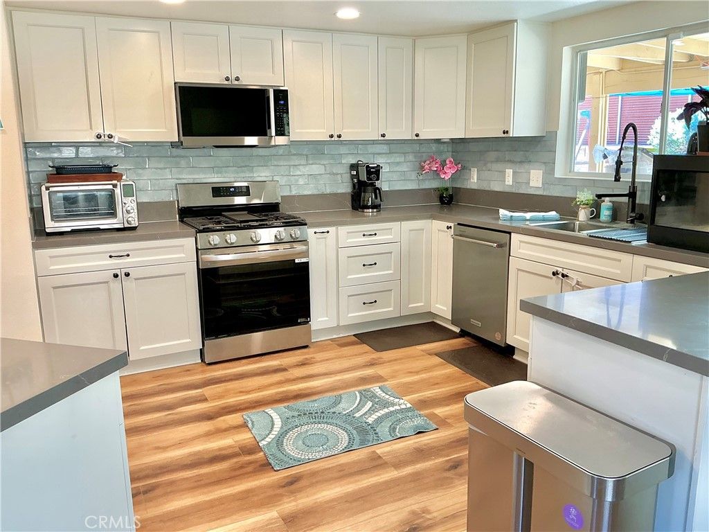 Image 10 of property listing at 58319 Mountain View, Yucca Valley, CA 92284