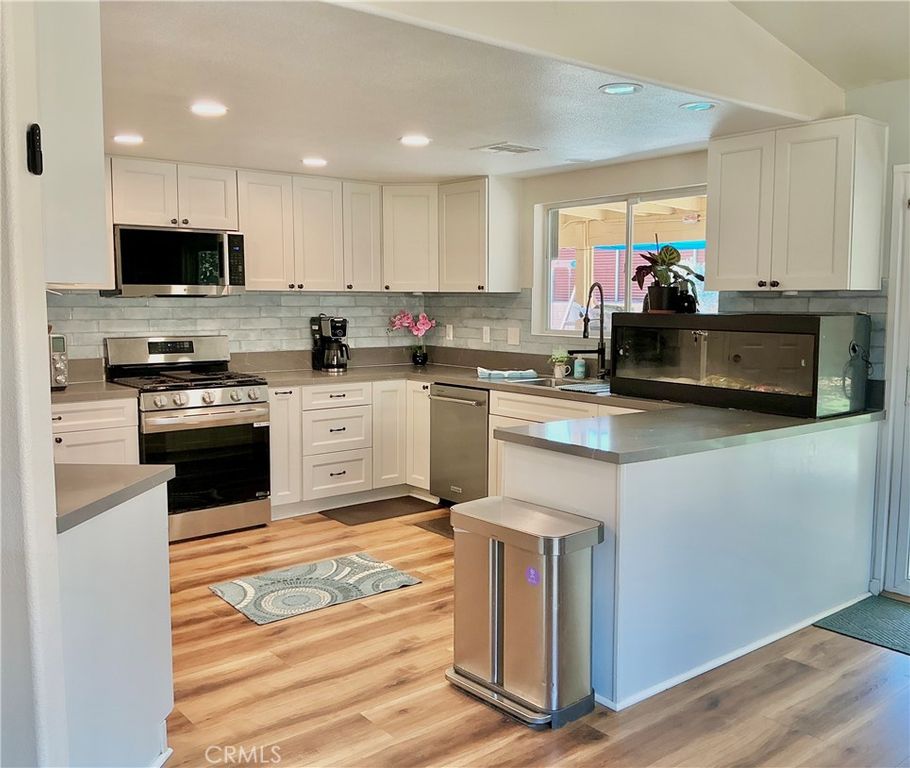 Image 11 of property listing at 58319 Mountain View, Yucca Valley, CA 92284