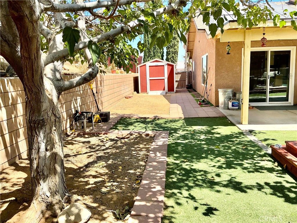 Image 27 of property listing at 58319 Mountain View, Yucca Valley, CA 92284