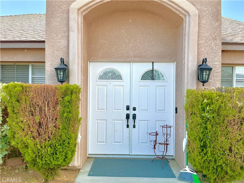 Image 3 of property listing at 58319 Mountain View, Yucca Valley, CA 92284