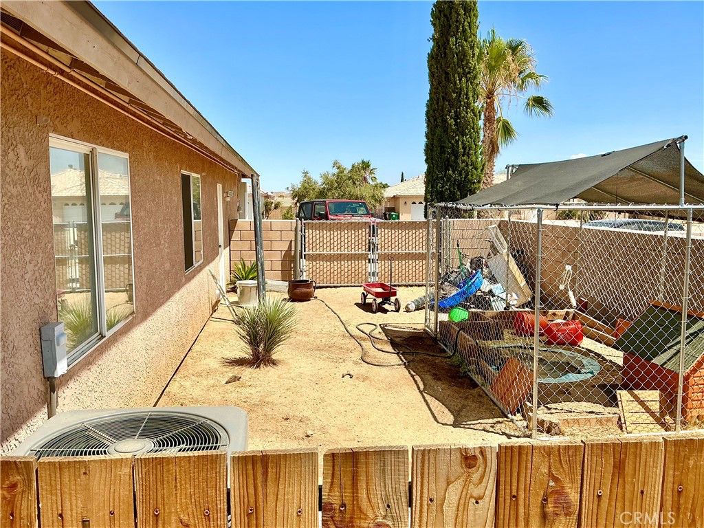 Image 31 of property listing at 58319 Mountain View, Yucca Valley, CA 92284