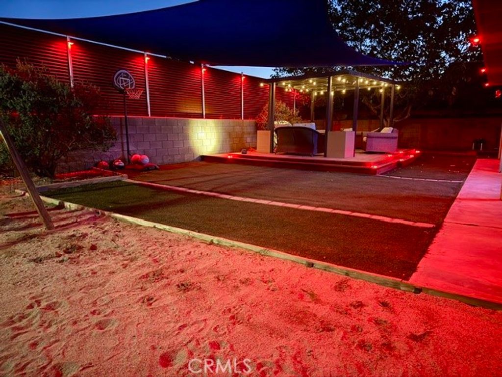 Image 33 of property listing at 58319 Mountain View, Yucca Valley, CA 92284