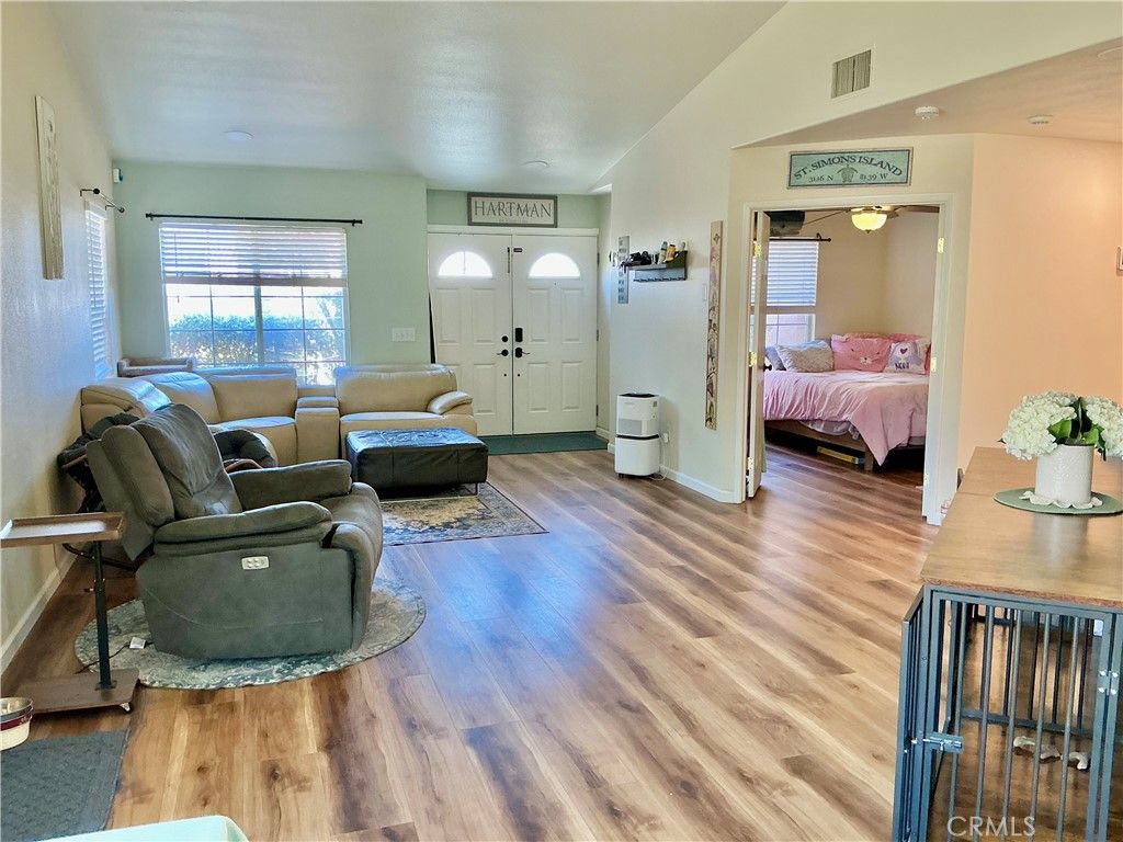 Image 6 of property listing at 58319 Mountain View, Yucca Valley, CA 92284