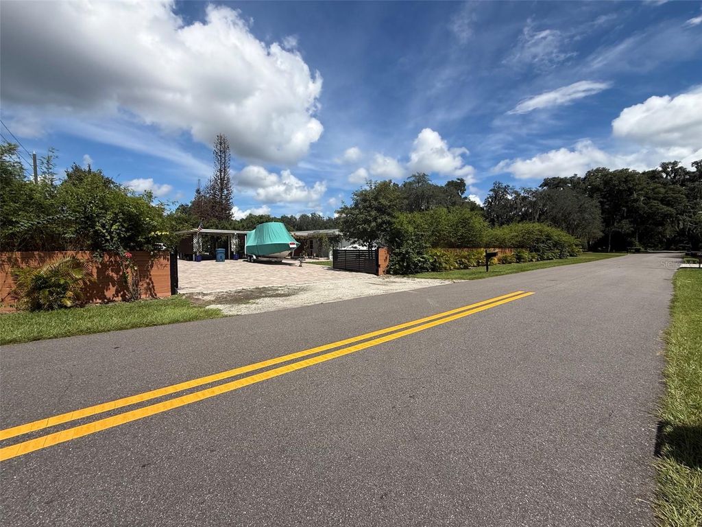 2207 POINSETTIA LANE, Deland, FL 32724
