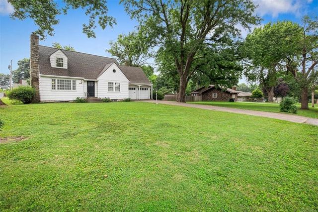10011 & 10009 E 35th Terrace S, Independence, MO 64052