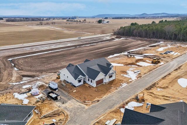 2415 Bluestem Crossing, Prairie Du Sac, WI 53578
