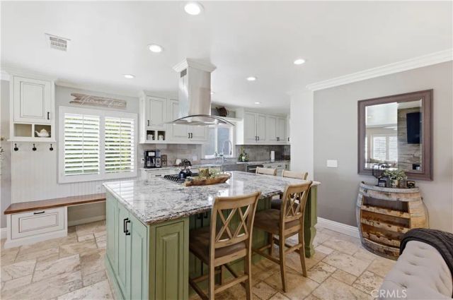 1524 E Old Badillo, Covina, CA 91724