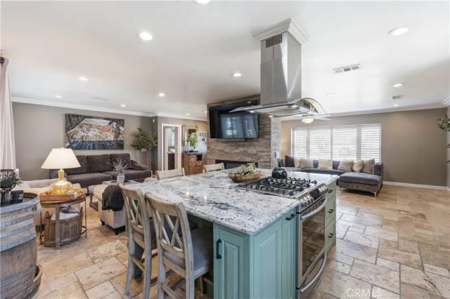 1524 E Old Badillo, Covina, CA 91724