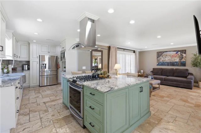 1524 E Old Badillo, Covina, CA 91724