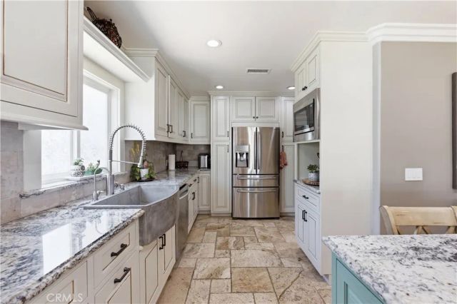 1524 E Old Badillo, Covina, CA 91724