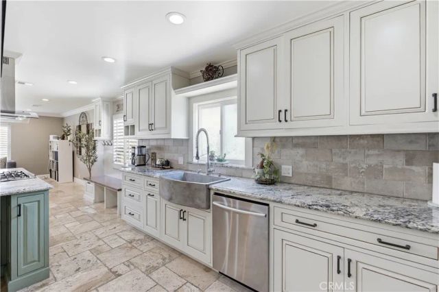 1524 E Old Badillo, Covina, CA 91724