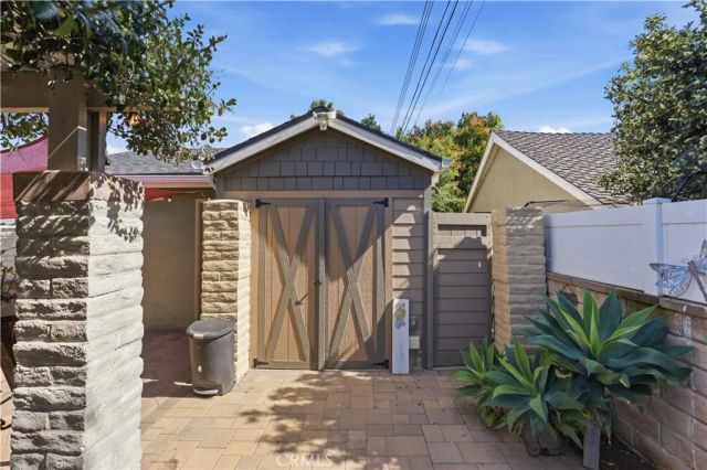 1524 E Old Badillo, Covina, CA 91724