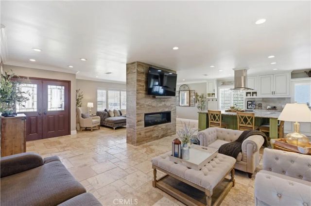 1524 E Old Badillo, Covina, CA 91724