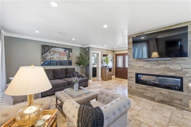 1524 E Old Badillo, Covina, CA 91724