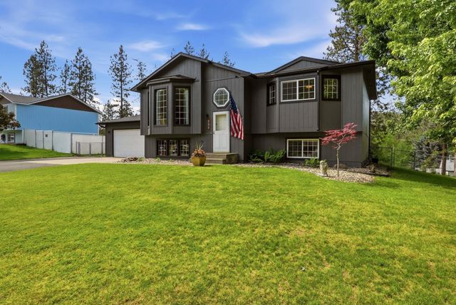 122 E Wynot Dr, Nine Mile Falls, WA 99026