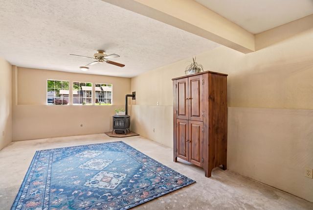 122 E Wynot Dr, Nine Mile Falls, WA 99026