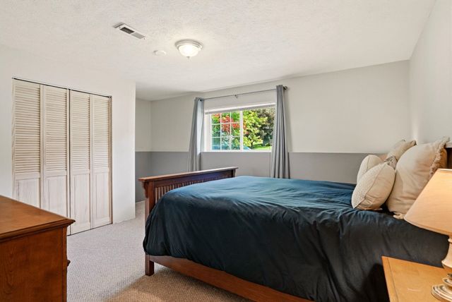 122 E Wynot Dr, Nine Mile Falls, WA 99026