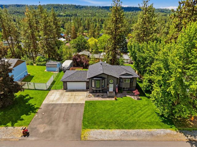 122 E Wynot Dr, Nine Mile Falls, WA 99026