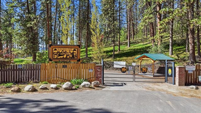 122 E Wynot Dr, Nine Mile Falls, WA 99026