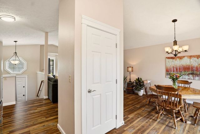 122 E Wynot Dr, Nine Mile Falls, WA 99026