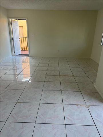 6031 N 10th Ave N 218, Green Acres, FL 33463