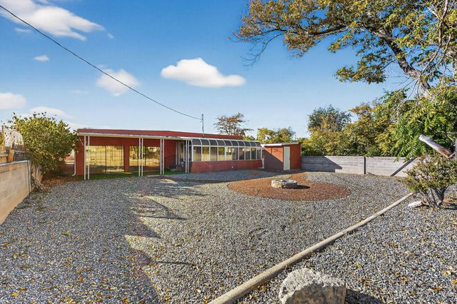 716 Georgia Street SE, Albuquerque, NM 87108