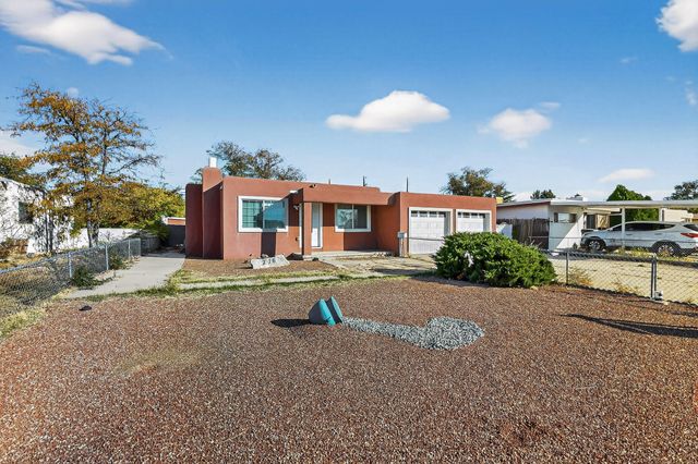 716 Georgia Street SE, Albuquerque, NM 87108