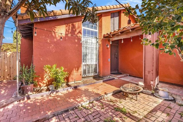 607 E J St, Chula Vista, CA 91910