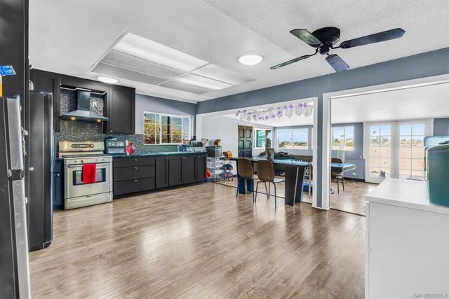 607 E J St, Chula Vista, CA 91910