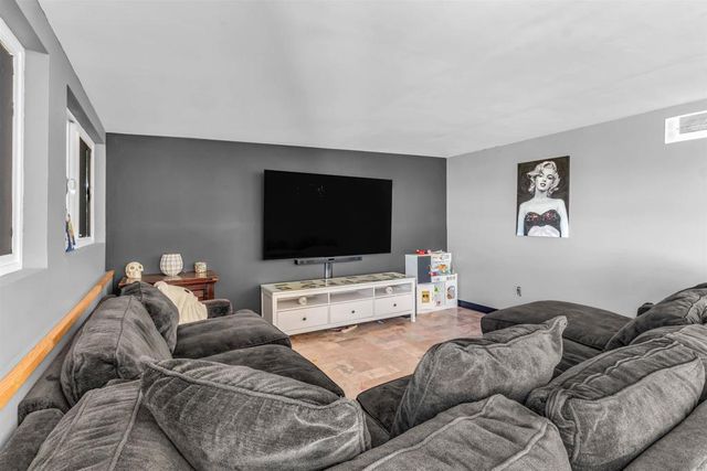 607 E J St, Chula Vista, CA 91910