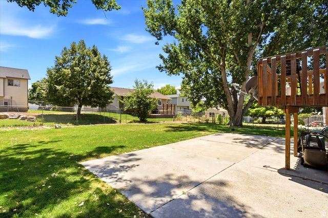 2087 W 1630 N, Clinton, UT 84015