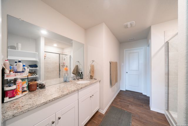 214 Legendary Trail Loop, Floresville, TX 78114