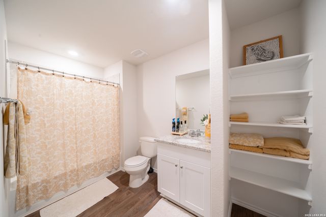 214 Legendary Trail Loop, Floresville, TX 78114