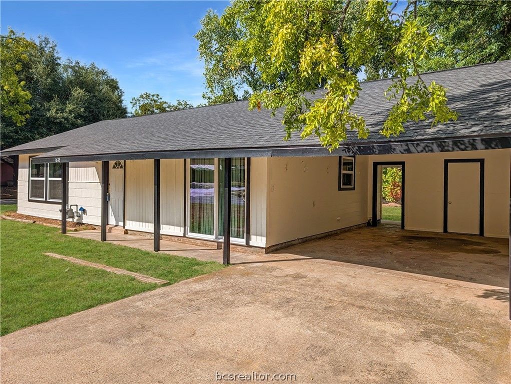 1618 Willow Drive, Hearne, TX 77859 — exterior