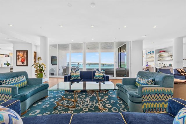 280 GOLDEN GATE POINT 300, Sarasota, FL 34236